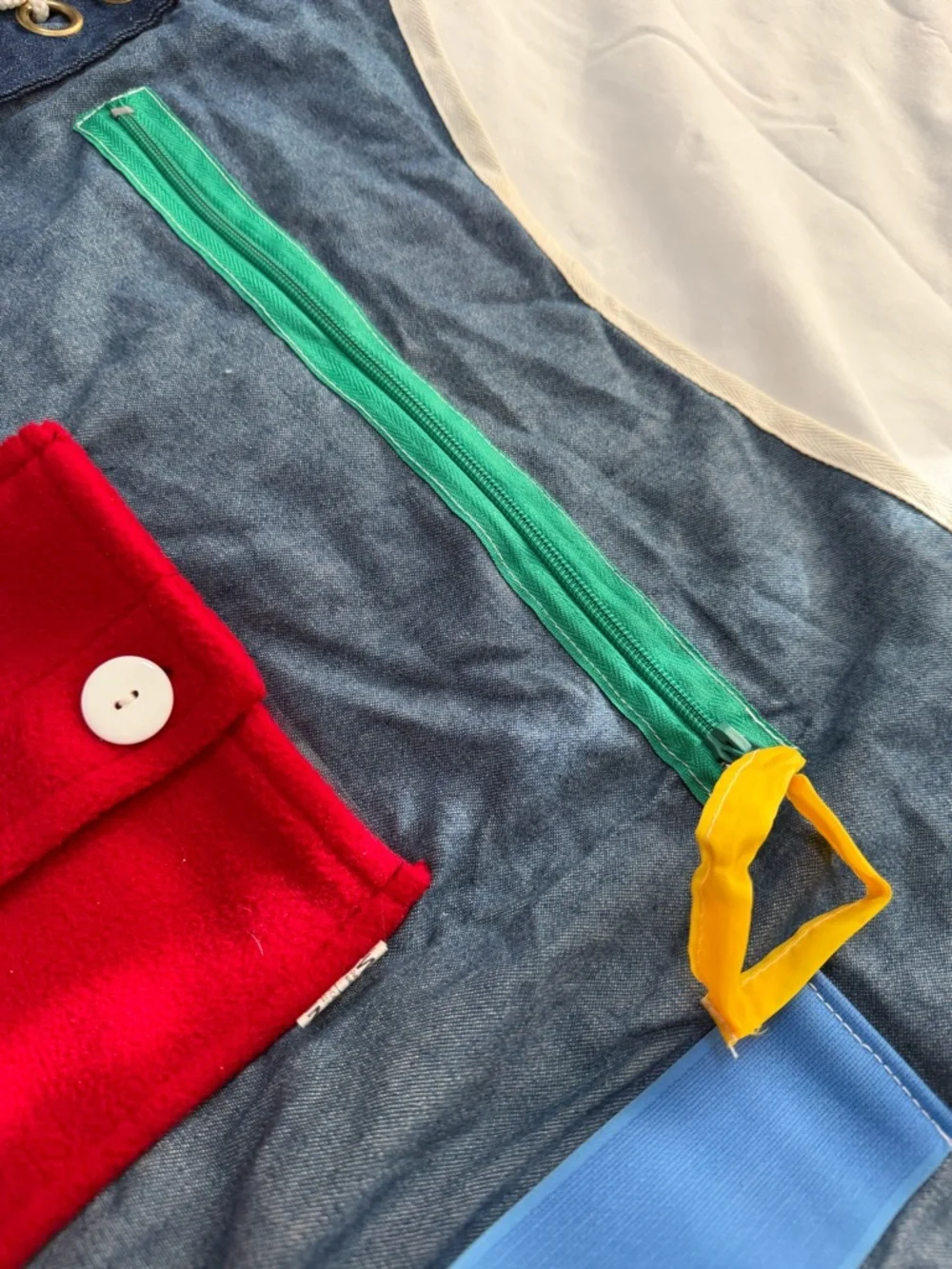 Activity Apron - Picture 5 of 11